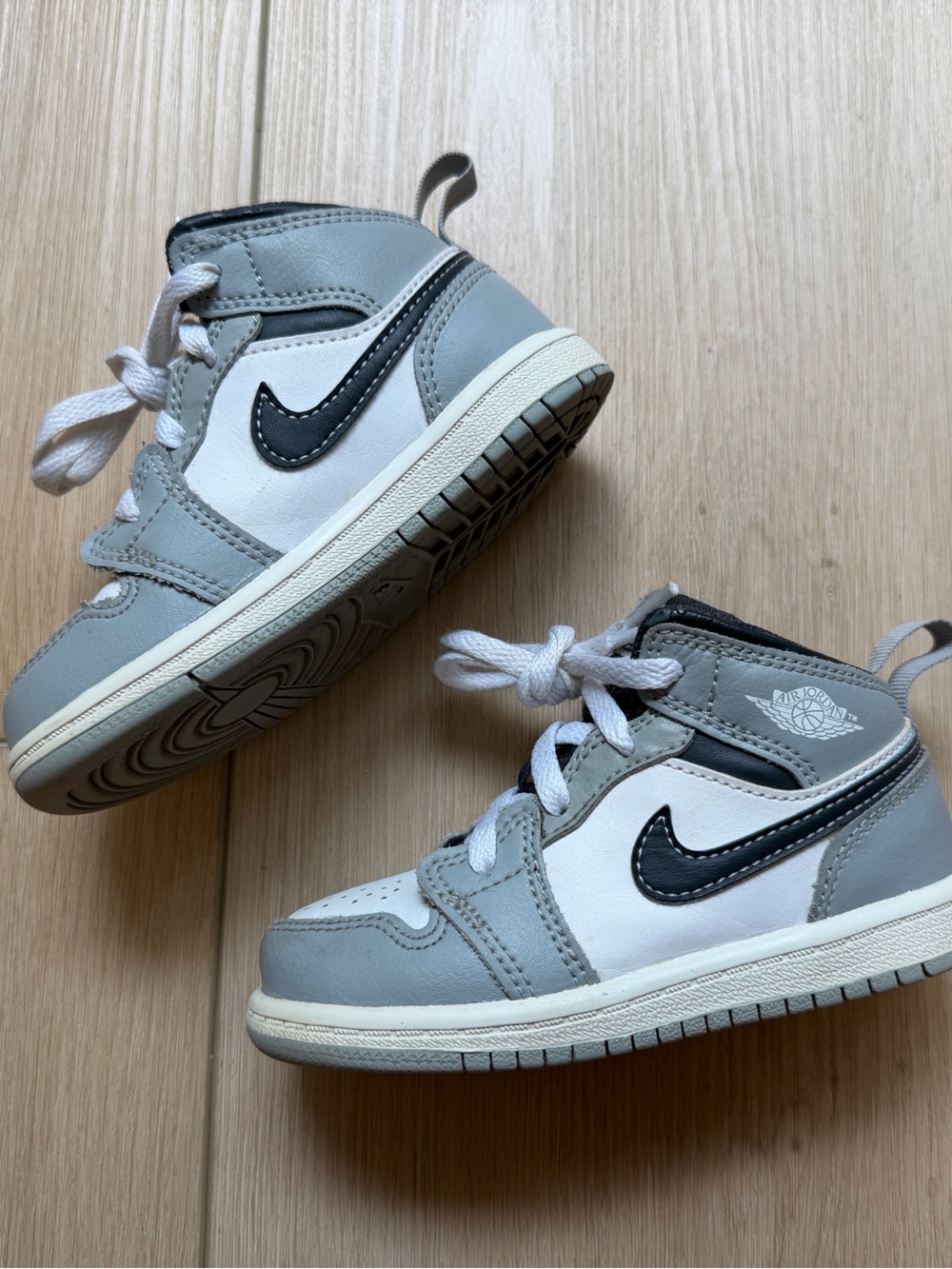 Toddler Jordan 1 Mid Shoes size 8c
